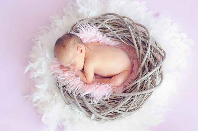 Newborn Health Alert: How Many Hours of Sleep Do Babies Really Need Each Day?